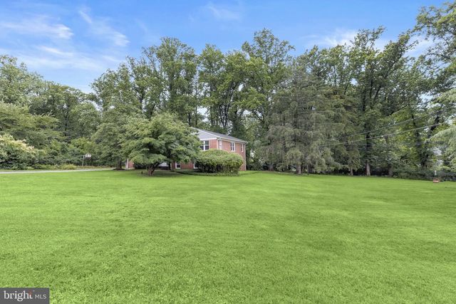 2 GREENLEA DR, Pikesville, MD 21208