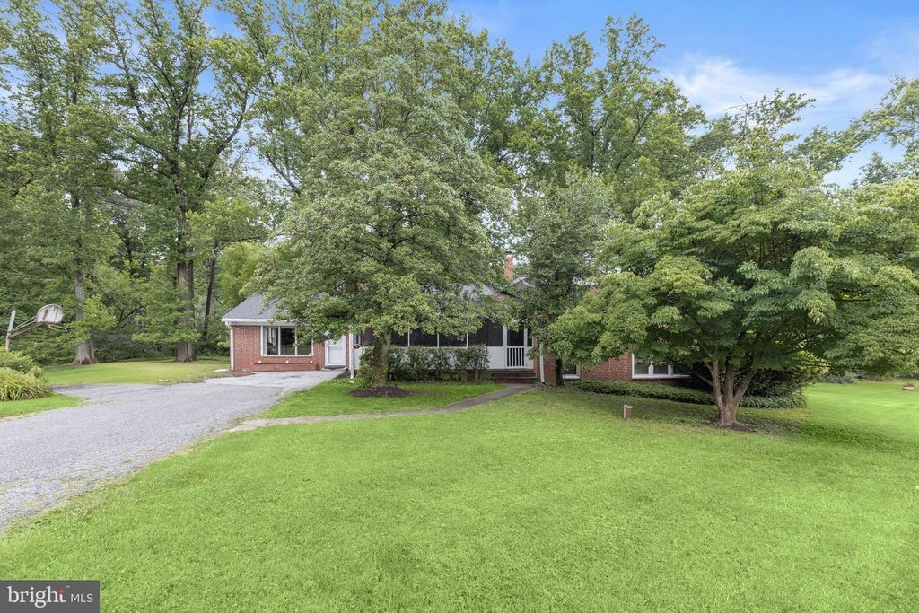 2 GREENLEA DR, Pikesville, MD 21208