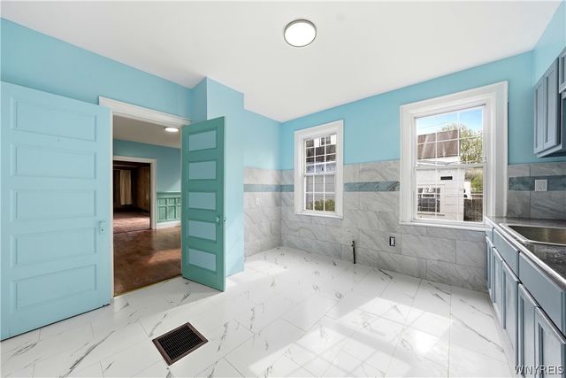 375 Glenwood Avenue, Buffalo, NY 14208