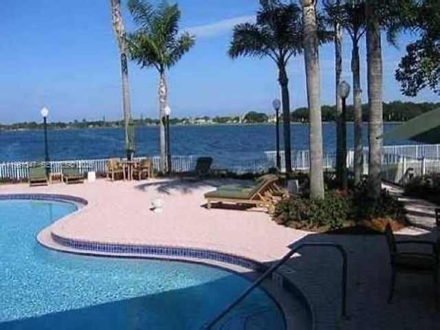 2861 N Oakland Forest Dr 301, Oakland Park, FL 33309