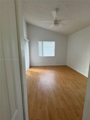 2861 N Oakland Forest Dr 301, Oakland Park, FL 33309