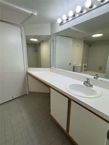 2861 N Oakland Forest Dr 301, Oakland Park, FL 33309