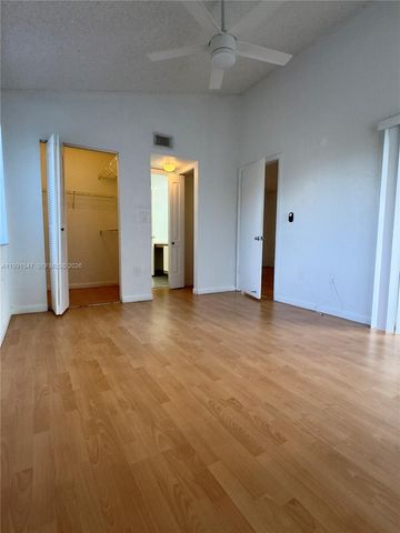 2861 N Oakland Forest Dr 301, Oakland Park, FL 33309