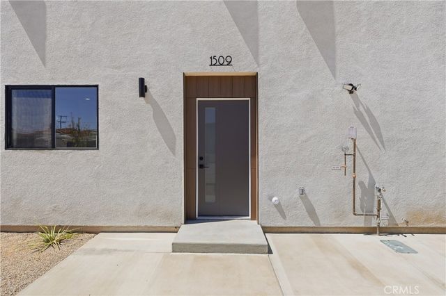 1507 W 83rd, Los Angeles, CA 90047
