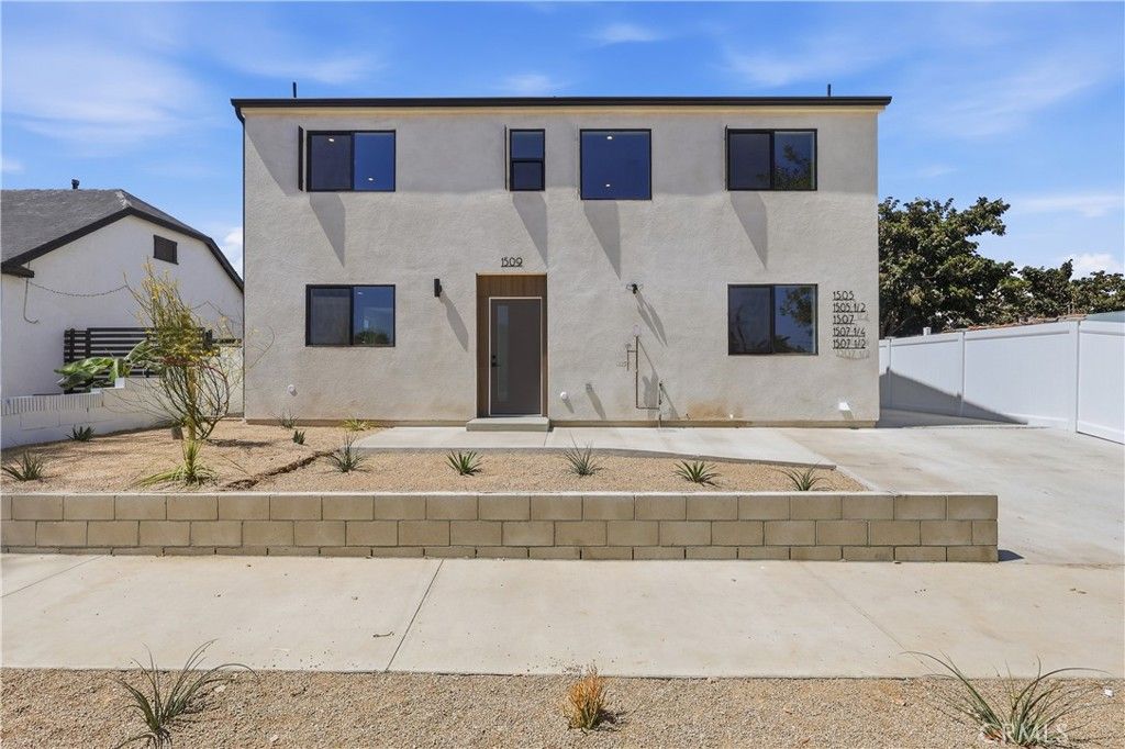 1507 W 83rd, Los Angeles, CA 90047 — photo 2