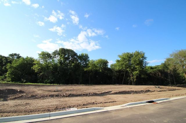 332 10th Street S, Sartell, MN 56377