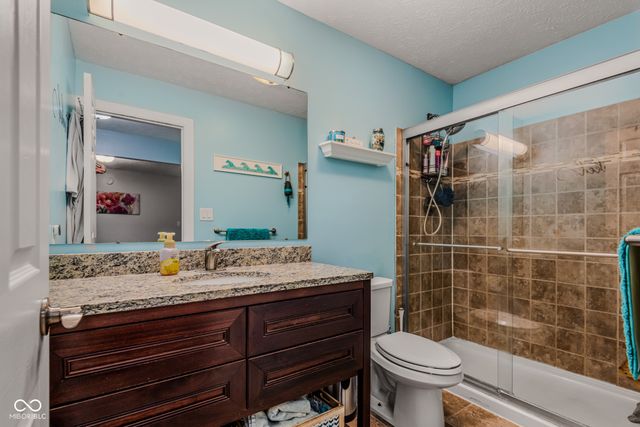 2216 Dawnshire Drive, Columbus, IN 47203