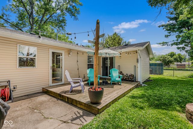 2216 Dawnshire Drive, Columbus, IN 47203