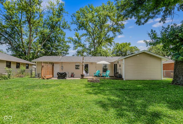 2216 Dawnshire Drive, Columbus, IN 47203