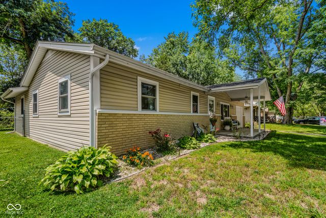 2216 Dawnshire Drive, Columbus, IN 47203