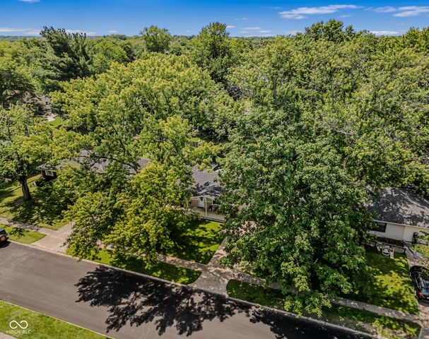2216 Dawnshire Drive, Columbus, IN 47203