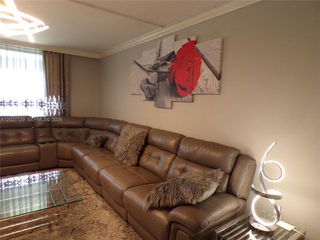 3010 Marcos Dr R314, Aventura, FL 33160