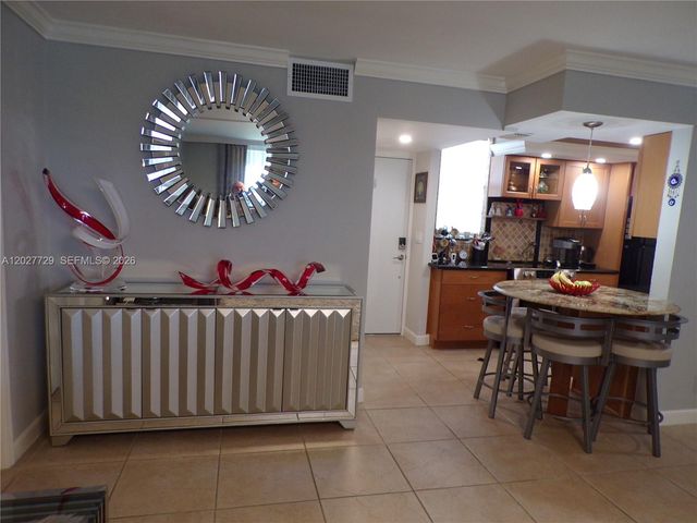 3010 Marcos Dr R314, Aventura, FL 33160