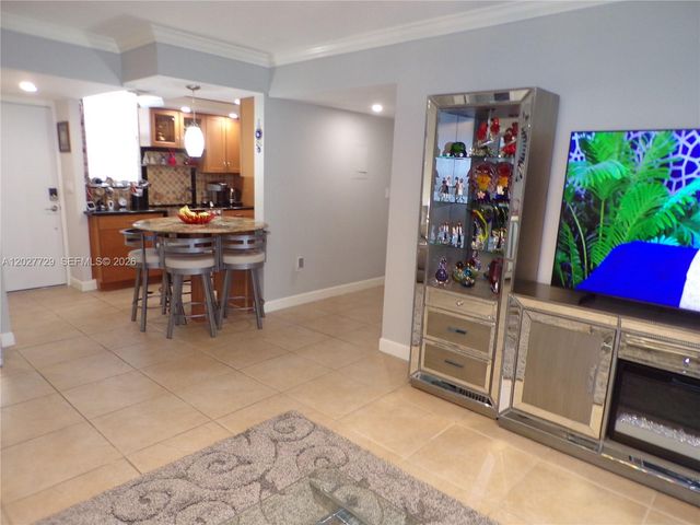 3010 Marcos Dr R314, Aventura, FL 33160
