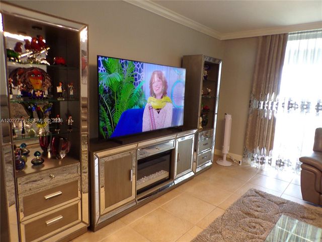 3010 Marcos Dr R314, Aventura, FL 33160