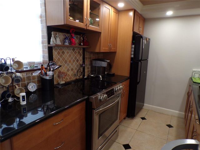 3010 Marcos Dr R314, Aventura, FL 33160