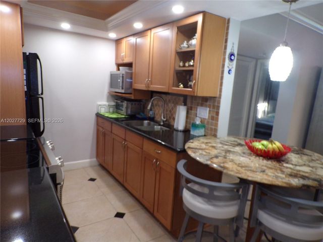 3010 Marcos Dr R314, Aventura, FL 33160