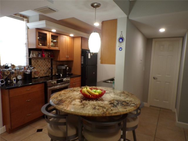 3010 Marcos Dr R314, Aventura, FL 33160