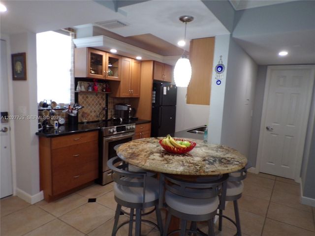 3010 Marcos Dr R314, Aventura, FL 33160