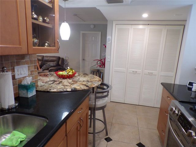 3010 Marcos Dr R314, Aventura, FL 33160