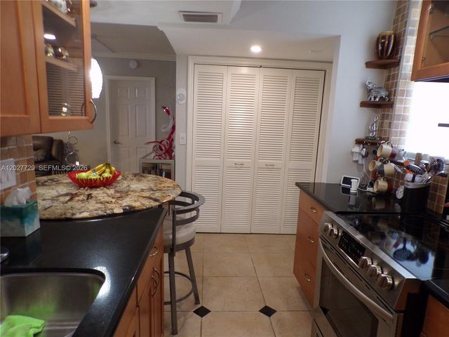 3010 Marcos Dr R314, Aventura, FL 33160