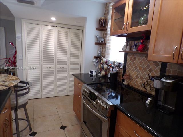 3010 Marcos Dr R314, Aventura, FL 33160
