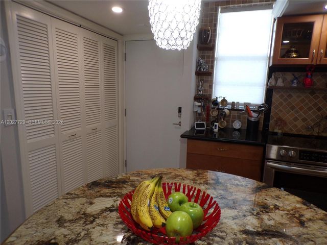 3010 Marcos Dr R314, Aventura, FL 33160