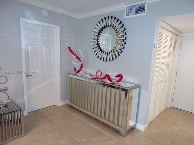 3010 Marcos Dr R314, Aventura, FL 33160