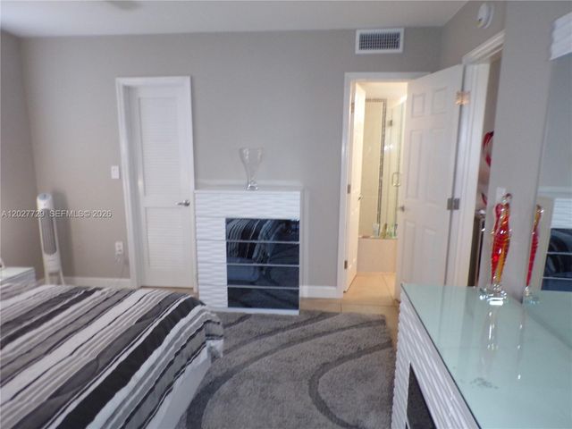 3010 Marcos Dr R314, Aventura, FL 33160