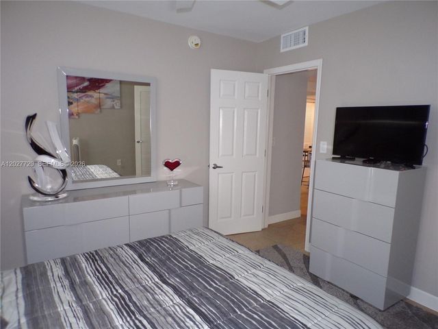 3010 Marcos Dr R314, Aventura, FL 33160