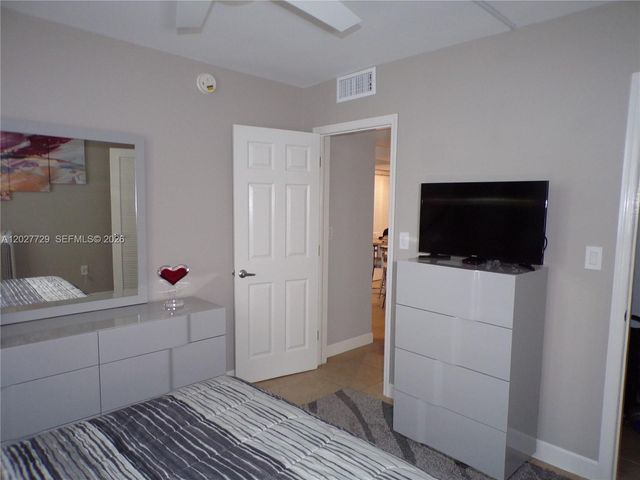 3010 Marcos Dr R314, Aventura, FL 33160