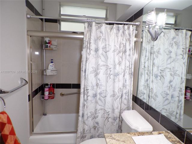 3010 Marcos Dr R314, Aventura, FL 33160