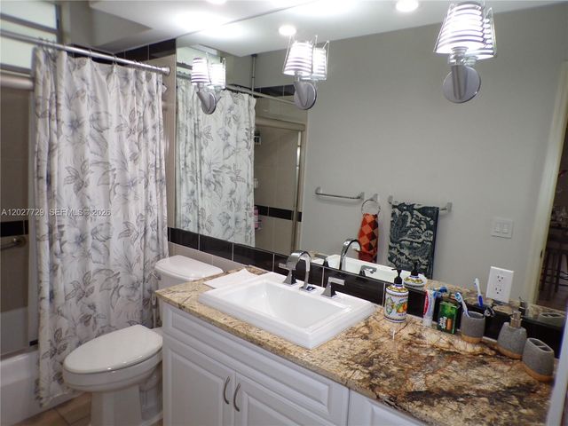 3010 Marcos Dr R314, Aventura, FL 33160