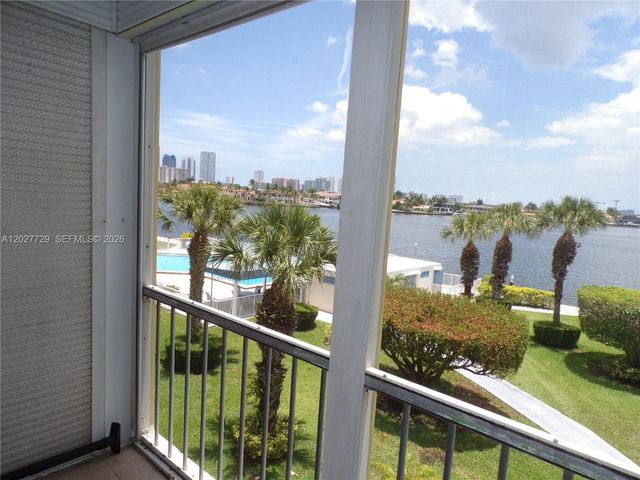 3010 Marcos Dr R314, Aventura, FL 33160
