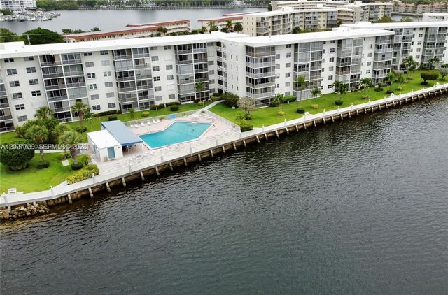 3010 Marcos Dr R314, Aventura, FL 33160