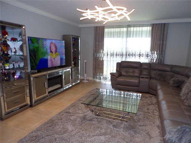 3010 Marcos Dr R314, Aventura, FL 33160