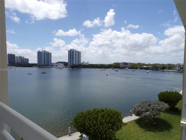3010 Marcos Dr R314, Aventura, FL 33160