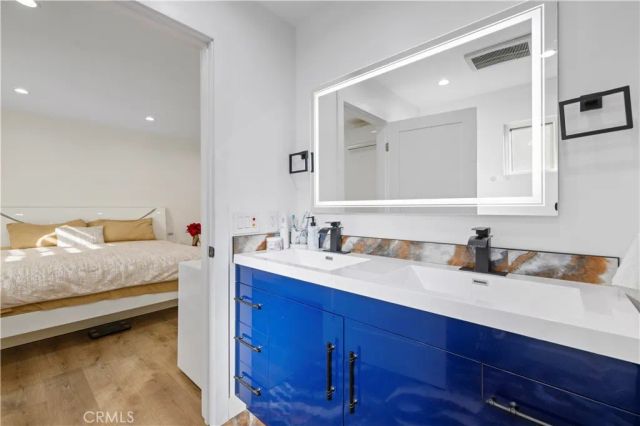 9846 Monogram Ave, Northridge, CA 91343