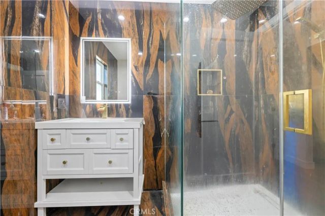 9846 Monogram Ave, Northridge, CA 91343