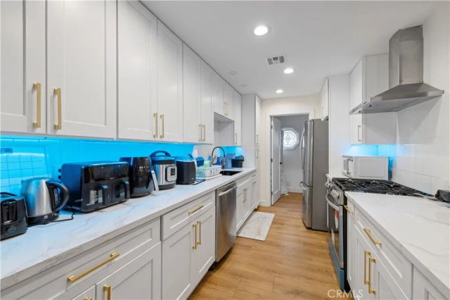 9846 Monogram Ave, Northridge, CA 91343