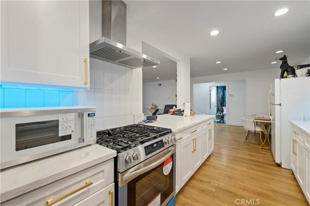 9846 Monogram Ave, Northridge, CA 91343