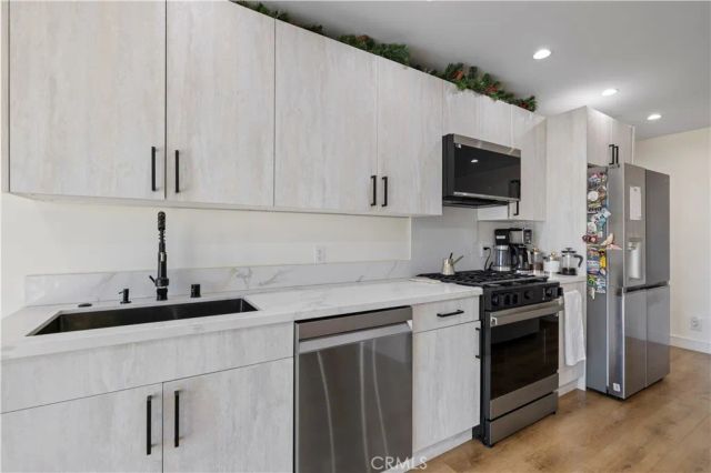 9846 Monogram Ave, Northridge, CA 91343