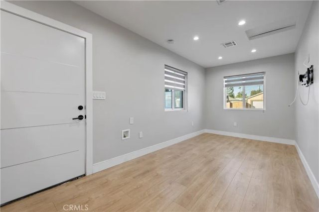 9846 Monogram Ave, Northridge, CA 91343