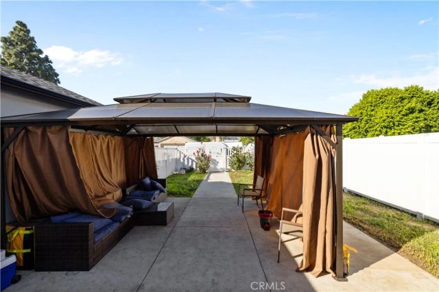 9846 Monogram Ave, Northridge, CA 91343