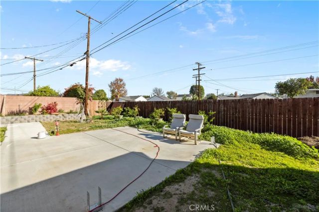 9846 Monogram Ave, Northridge, CA 91343