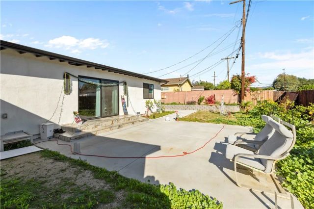 9846 Monogram Ave, Northridge, CA 91343