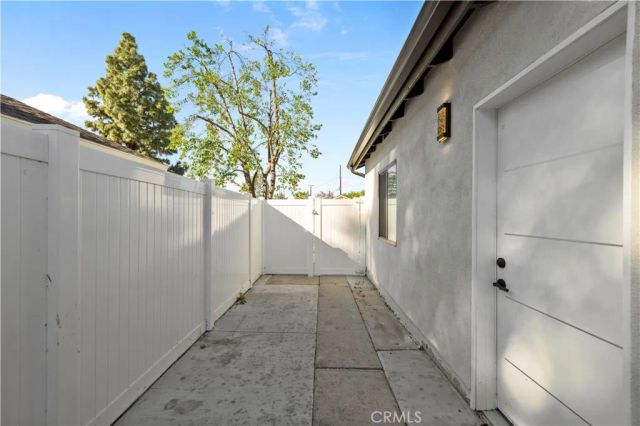 9846 Monogram Ave, Northridge, CA 91343