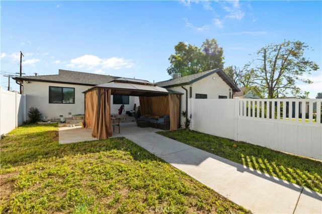 9846 Monogram Ave, Northridge, CA 91343