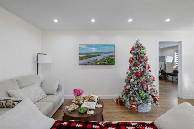 9846 Monogram Ave, Northridge, CA 91343