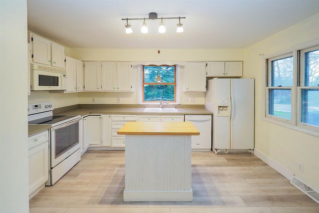 923 Bell Avenue, New Buffalo, MI 49117